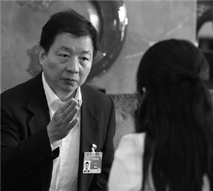 讲好“两会”中国故事对外传播需“内外兼修”