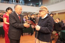 中国翻译协会授予何兆武、梁良兴、郝运 “翻译文化终身成就奖”